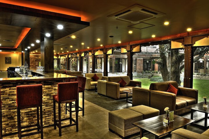 Lounge 64 of 93