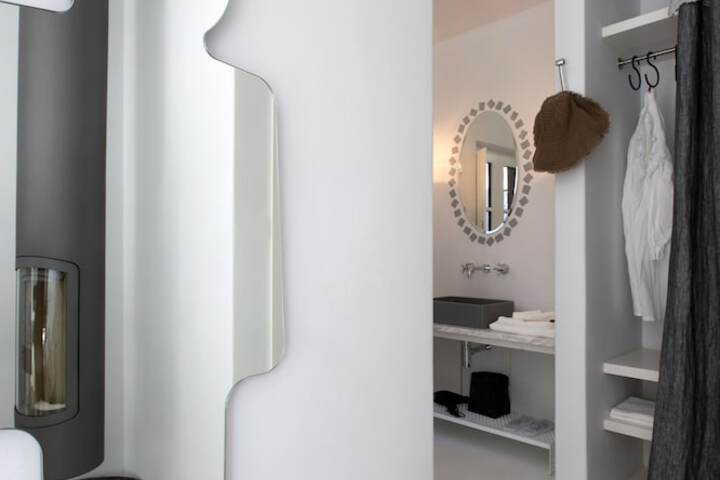 Room 8 of 31
