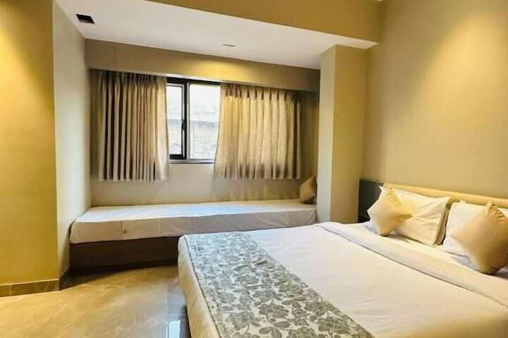 Room 9 of 20