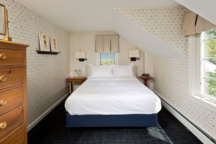 Room 10 of 74