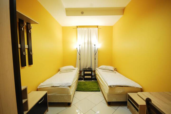 Room 30 of 100