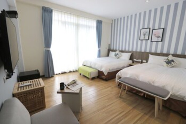 Room 12 of 22