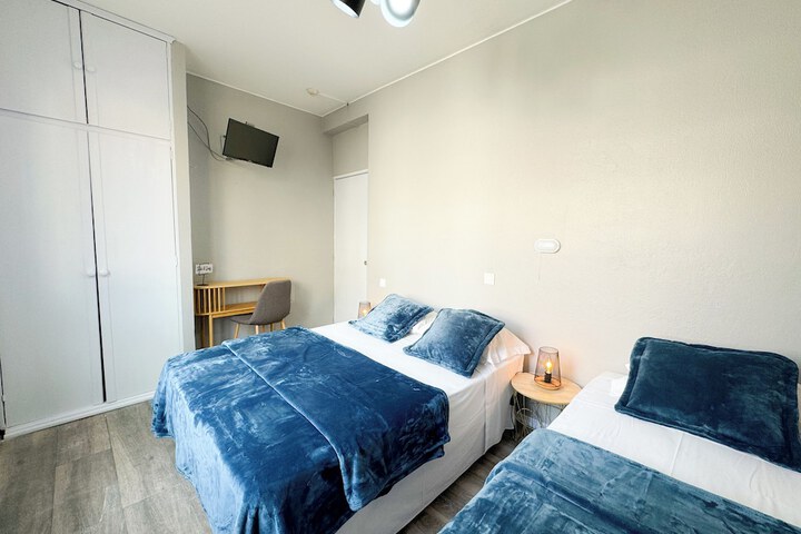 Room 11 of 35