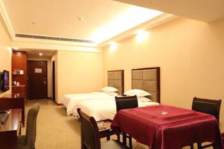 Room 5 of 6