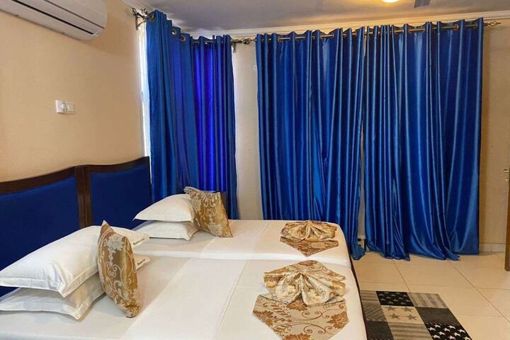 Room 3 of 6