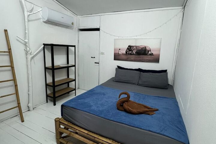 Room 30 of 78