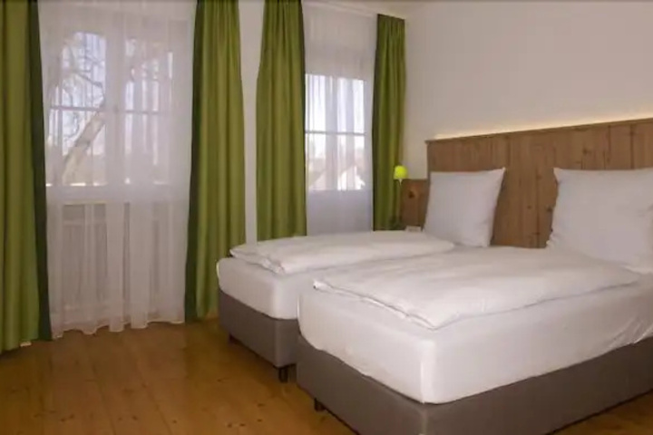 Room 3 of 11