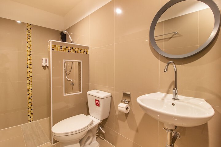 Room 9 of 39
