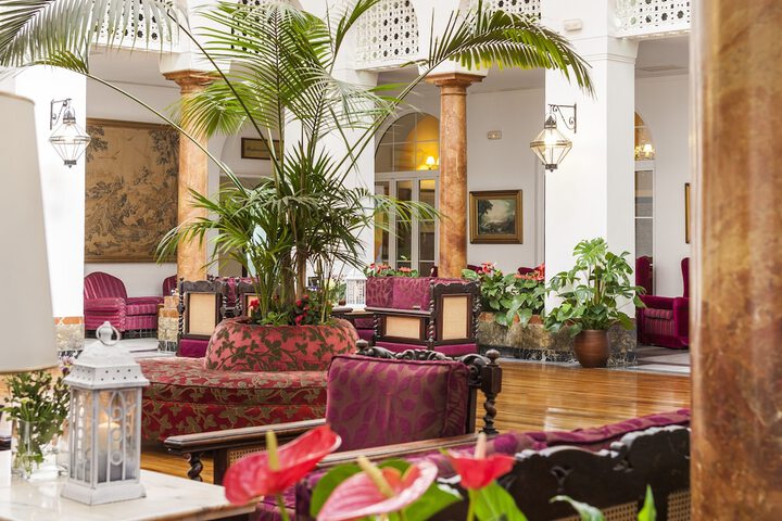 Entrance & Lobby