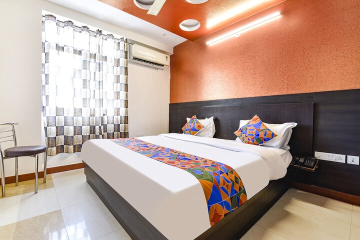 Room 8 of 28