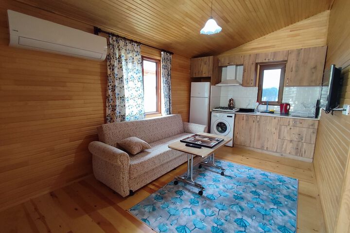 Room 8 of 18
