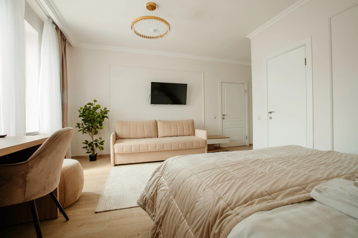 Room 3 of 7