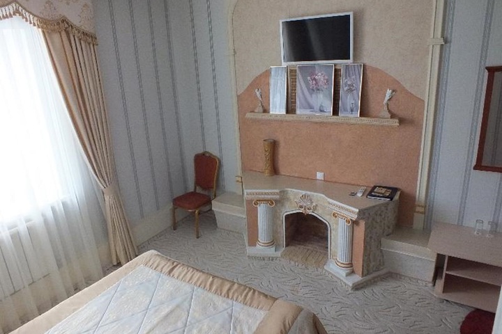 Room 6 of 7
