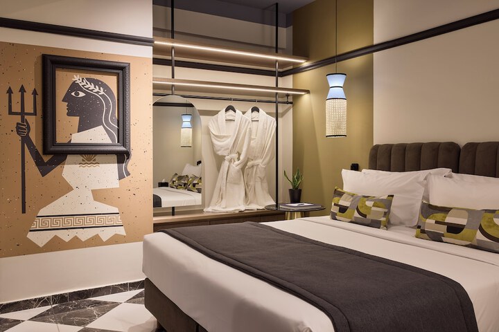 Room 4 of 118