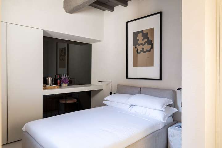 Room 14 of 68