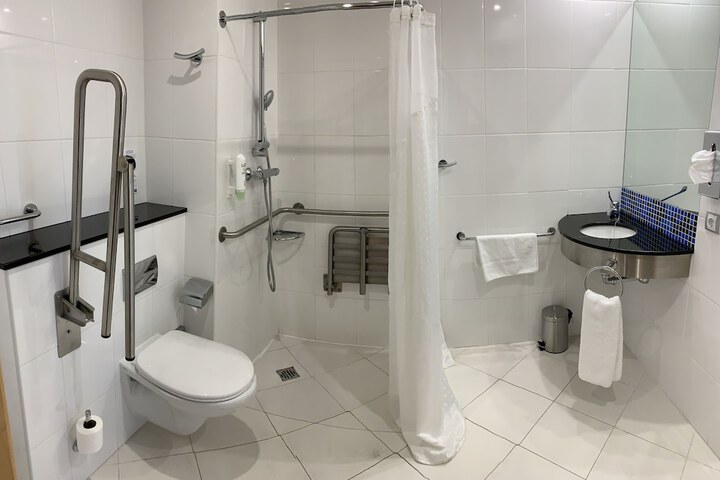 Room 18 of 40