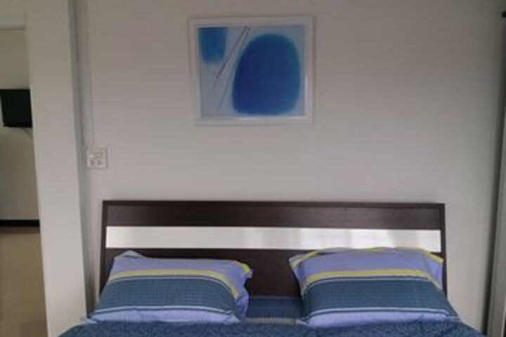 Room 10 of 37
