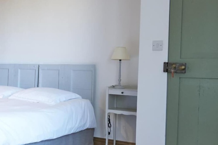 Room 5 of 28