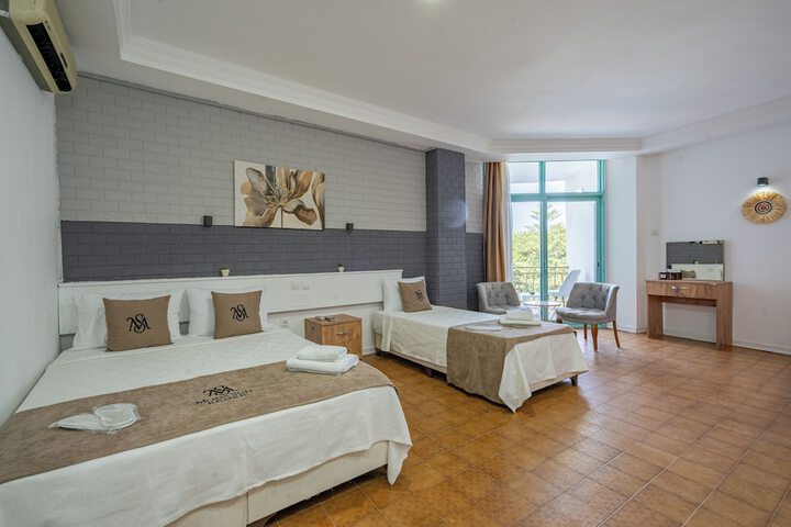 Room 5 of 28
