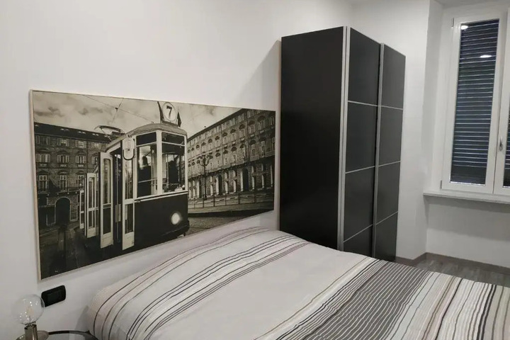 Room 2 of 9