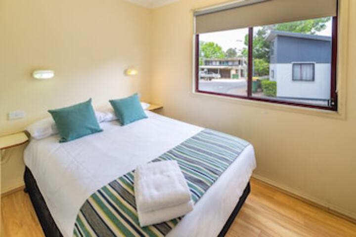 Room 25 of 213