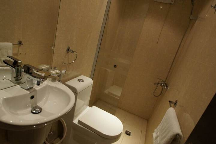 Room 14 of 39