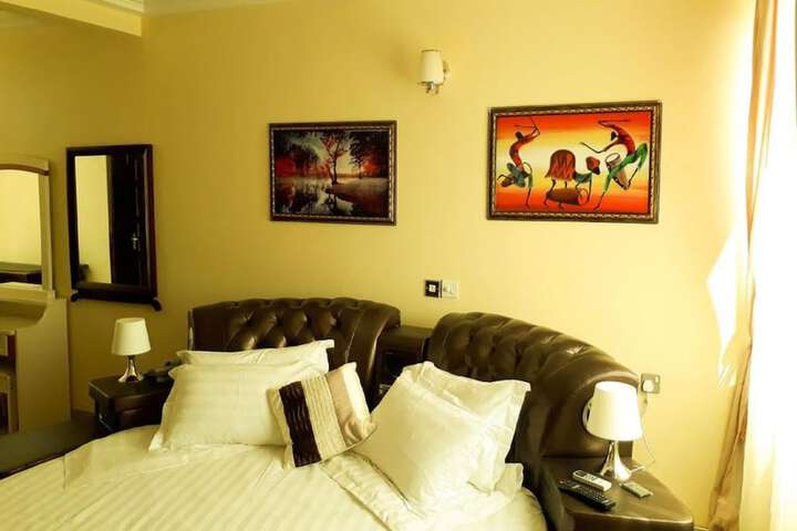Room 7 of 37
