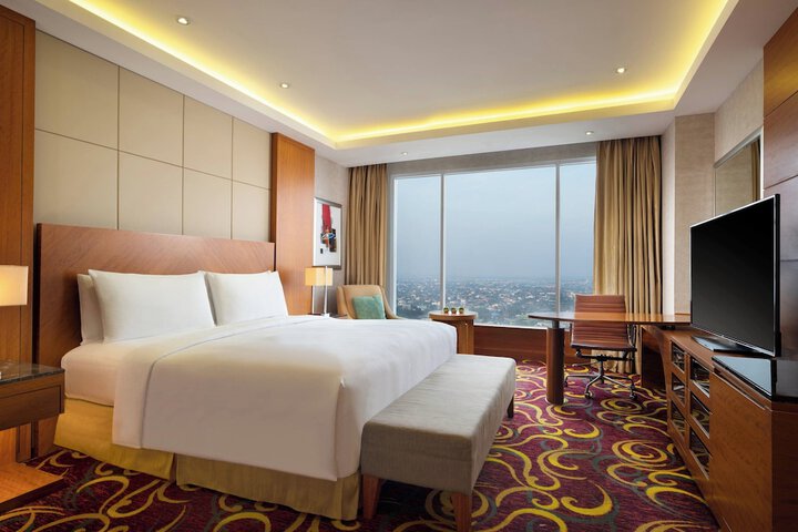Room 19 of 82