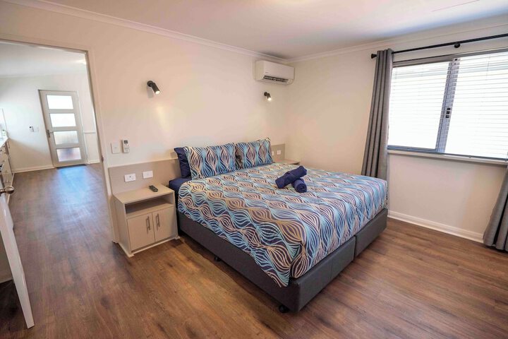 Room 11 of 64