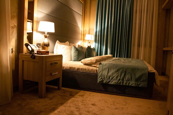 Room 44 of 80
