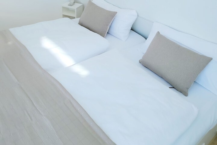 Room 65 of 149