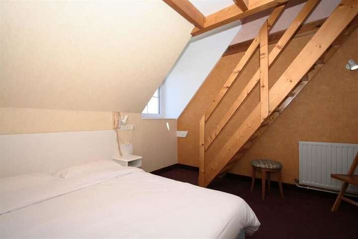 Room 7 of 44