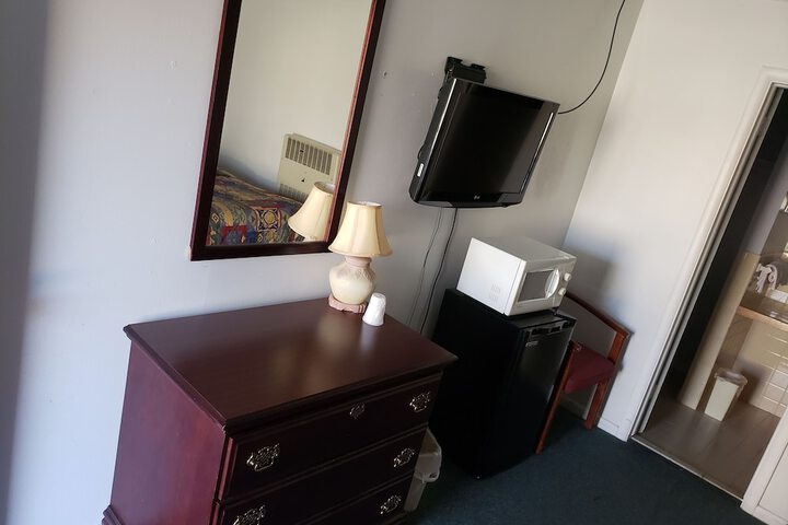 Room 14 of 28