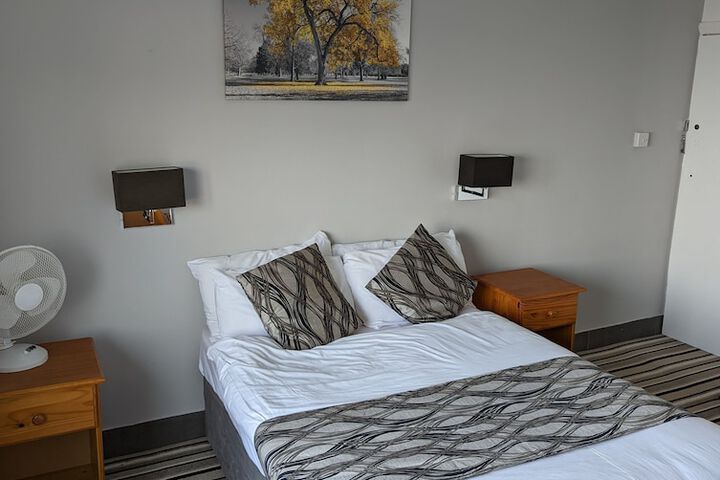 Room 2 of 13