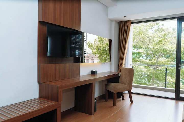 Room 30 of 120