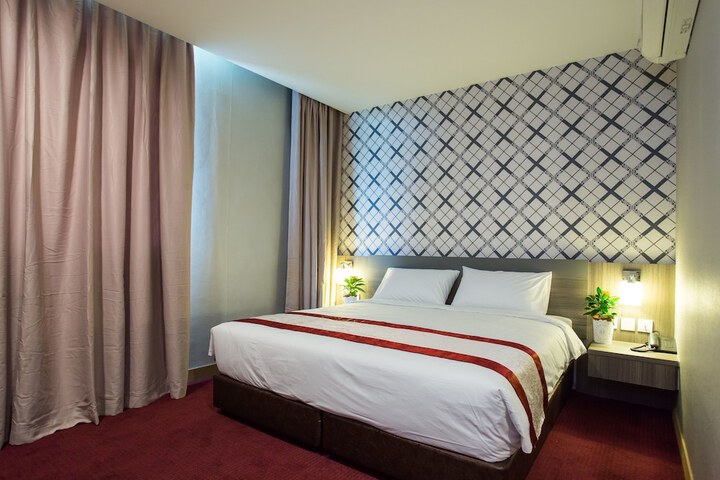 Room 14 of 36