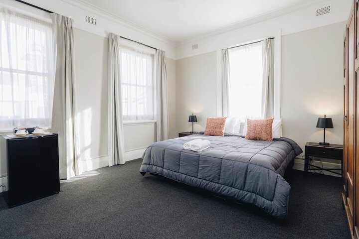 Room 4 of 42