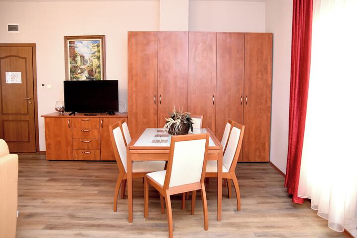 Room 28 of 69