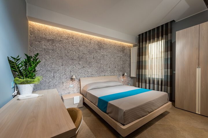 Room 15 of 46