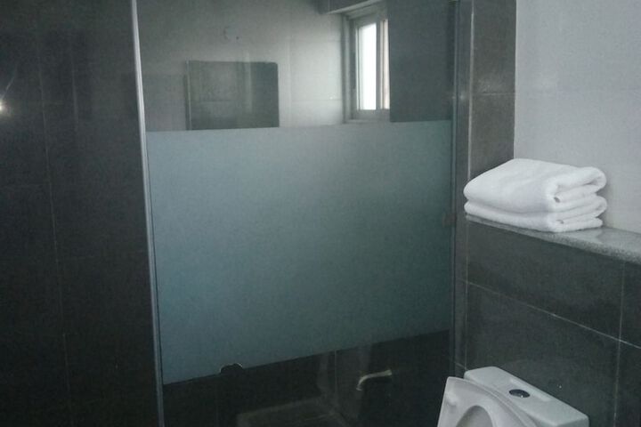 Room 18 of 29
