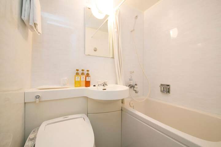 Room 15 of 27
