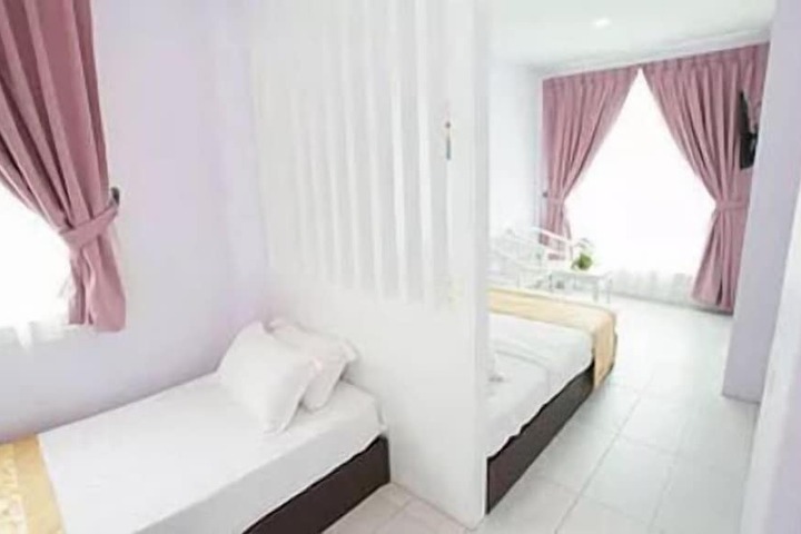Room 5 of 14
