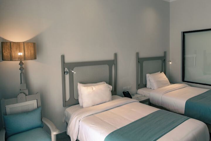Room 28 of 140