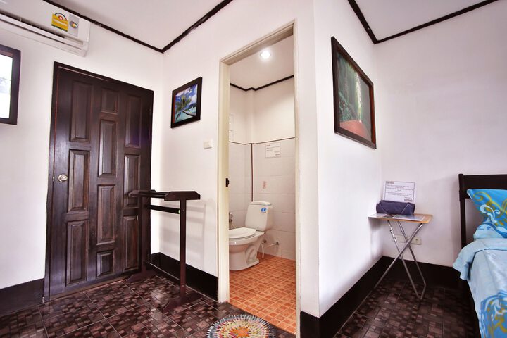 Room 65 of 66