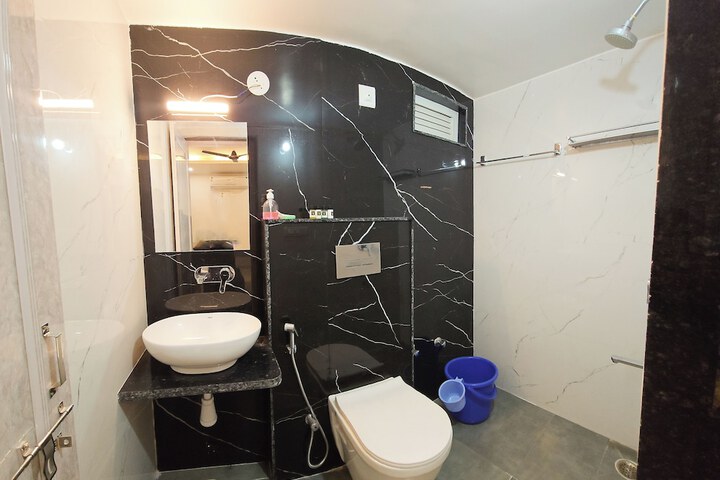 Room 13 of 22