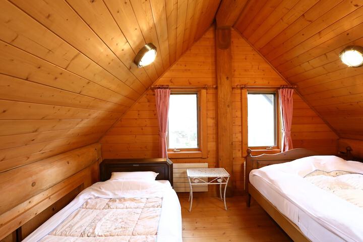 Room 13 of 74