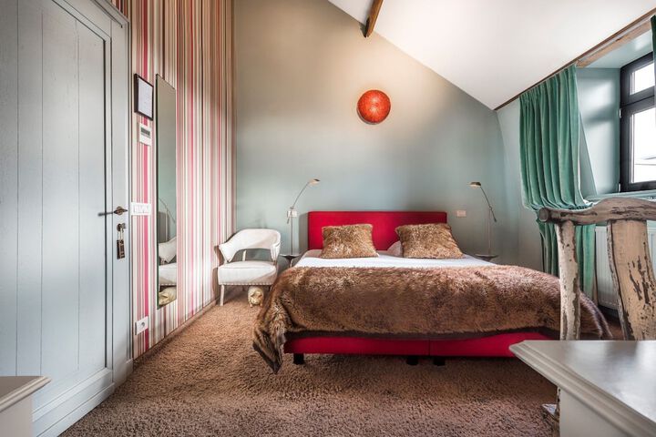 Room 20 of 35