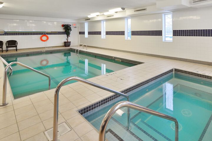 Pool Hotel