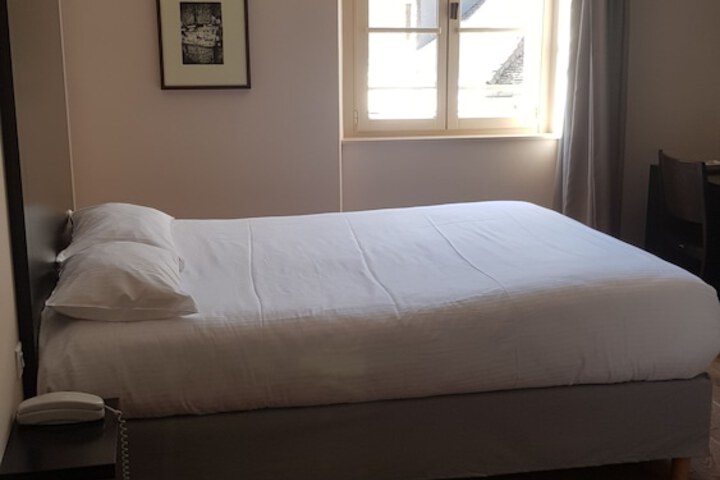 Room 15 of 63