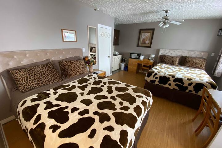 Room 3 of 32